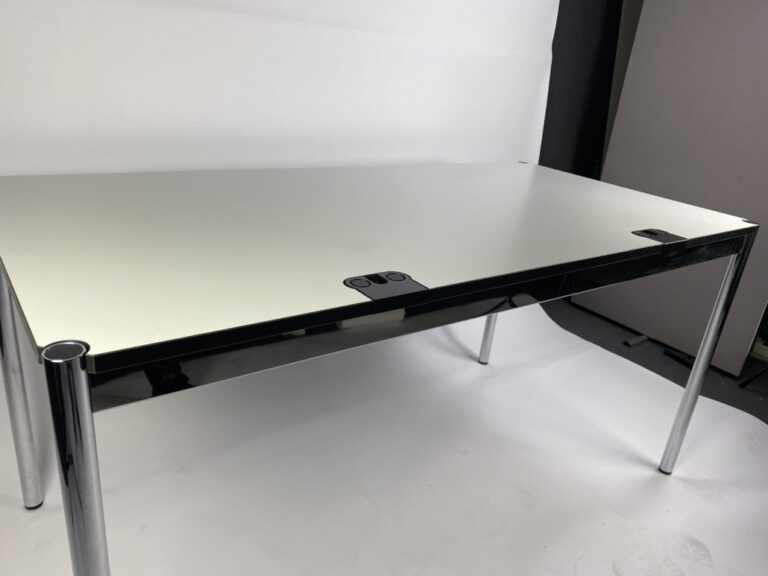 USM Haller plus Tisch, perlgrau, 150 x 75 cm