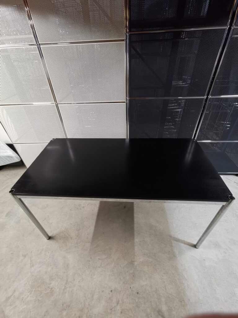 USM Tisch Esche schwarz, gebraucht, Maße 125 x 75 cm